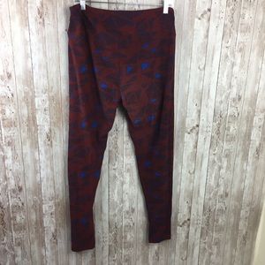 LuLaRoe Pants - Lularoe Tall and Curvy Triangle Print Leggings LuLaRoe Pants - Lularoe Tall and Curvy Triangle Print Leggings